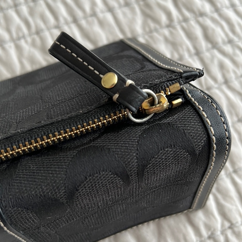 Coach Wallet - Picture 8 of 9